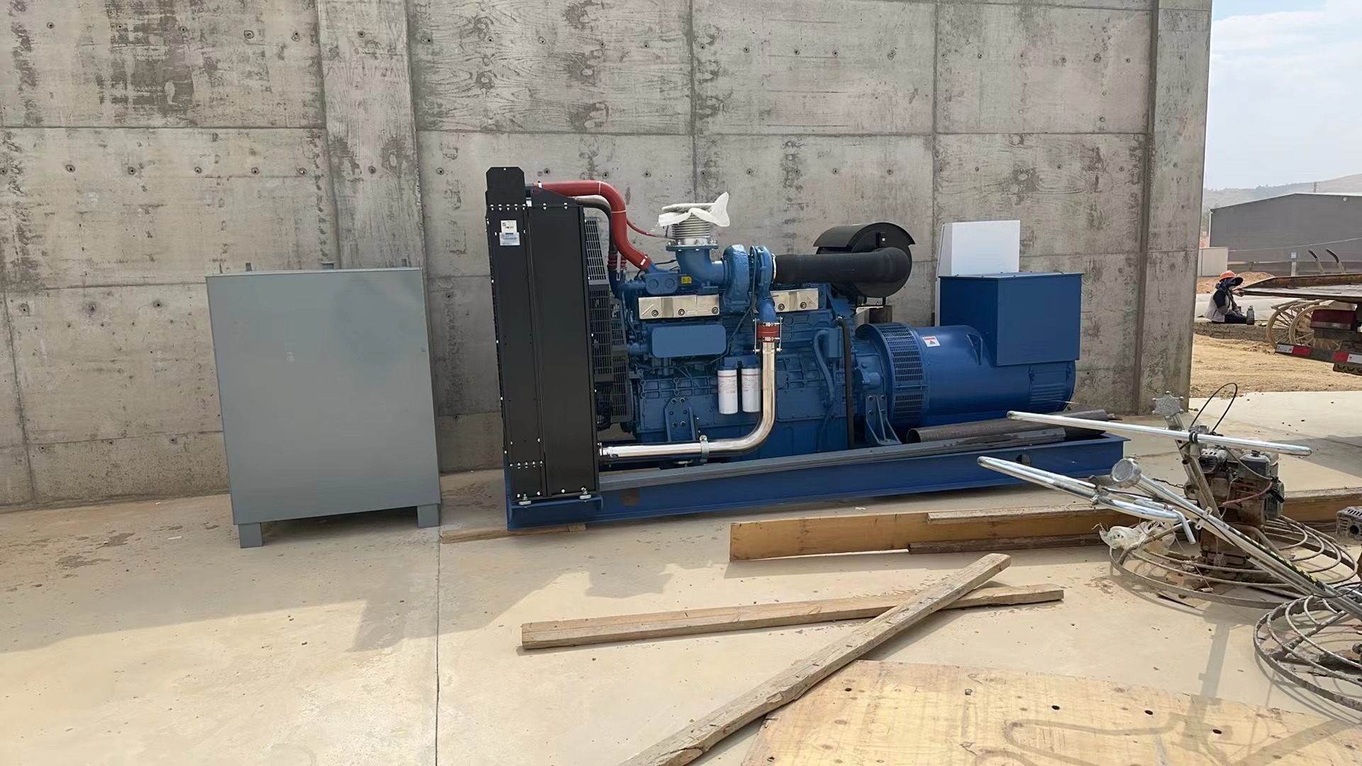 贵州发电机组厂家：柴油发电机冷却液的更换周期是多久？